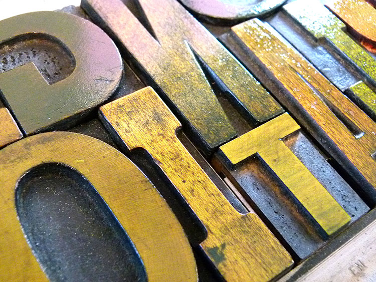 congratulations_woodletter_card_wood_type_green_forme_750