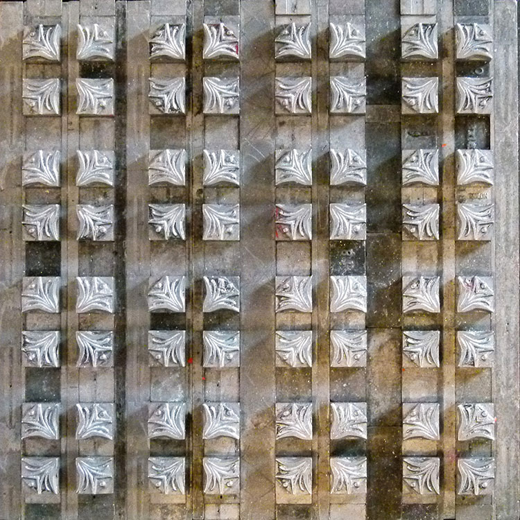 t042_glint_letterpress_forme_square